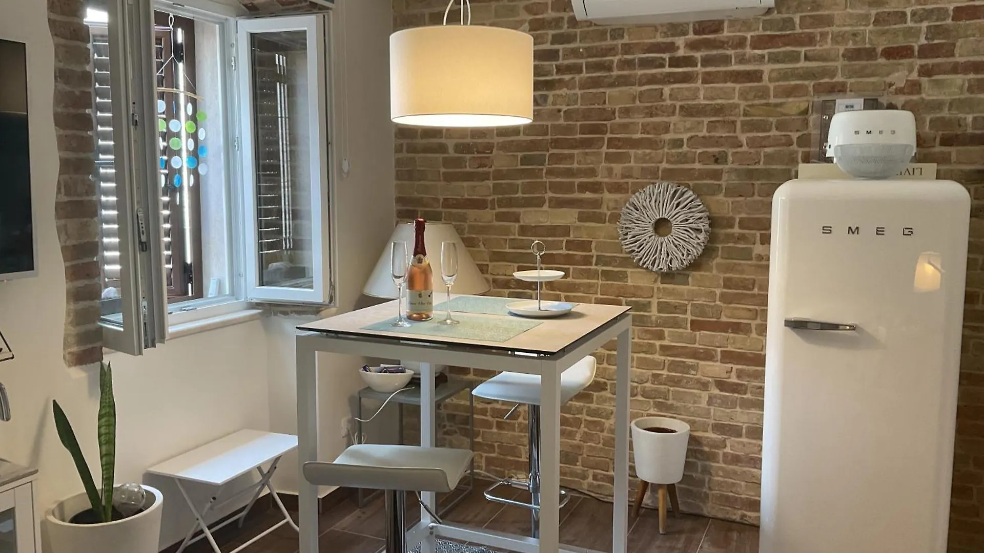 Casa Vita City 4 Star Studio Apartment Split