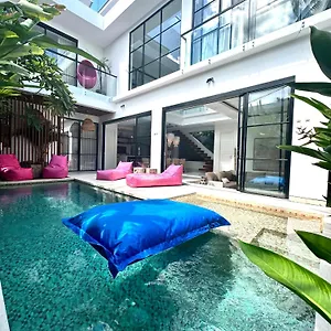 Luxury Devina I I Yoga & Gym , Seminyak (Bali) Indonesia